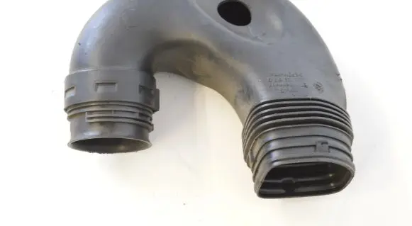 Volkswagen PASSAT B7 Other engine bay part