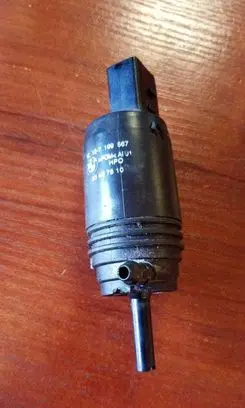 BMW X1 E84 Windscreen/windshield washer pump 7199567