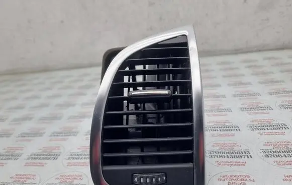 Audi Q7 4L Dashboard side air vent grill/cover trim 4L0820902 4L0820902P