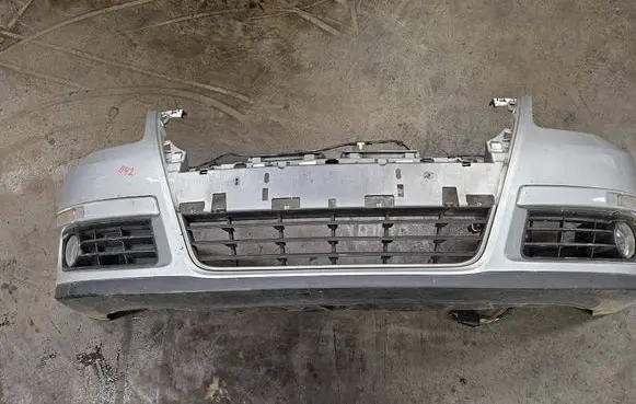 Volkswagen PASSAT B6 Front bumper 3C0807221