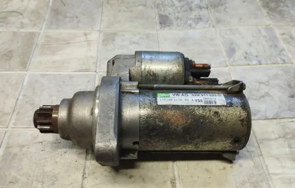 Volkswagen Polo IV 9N3 Starter motor 02M911023M 1701082470KC