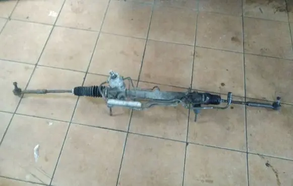 Toyota Avensis T250 Steering rack