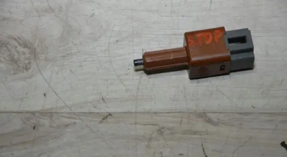 Renault Kadjar Brake pedal sensor switch