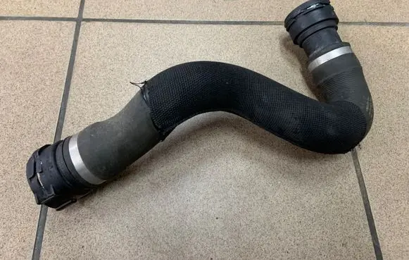 Audi A6 S6 C7 4G Engine coolant pipe/hose 4G0121049Q