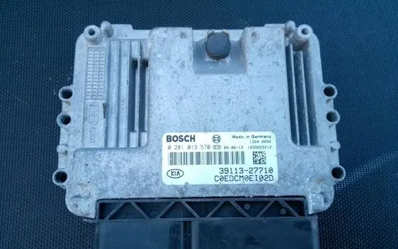 KIA Ceed Engine control unit/module 0281013570 3911327710 1039S23212