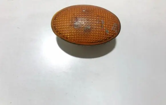 Front fender indicator light