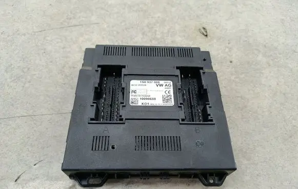 Volkswagen Up Comfort/convenience module 1S0937086