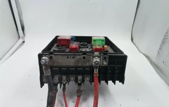 Volkswagen PASSAT B6 Fuse module 1k0937125
