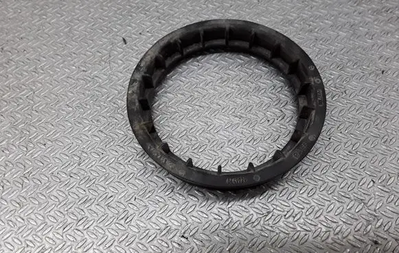 Volvo V70 In tank fuel pump screw locking ring/nut 8649739