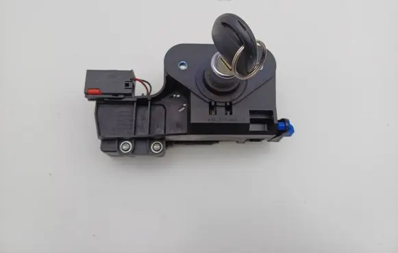 Opel Corsa C Tailgate/trunk/boot lock/catch/latch 09183495 90534783