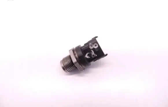 Volvo S60 Fuel pressure sensor D28