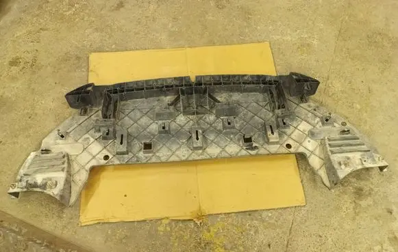 Peugeot 5008 Front bumper skid plate/under tray 9686646580