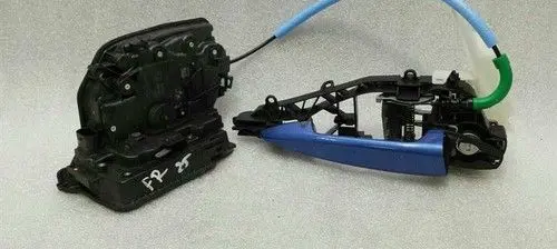 BMW X1 F48 F49 Front door lock 7281936