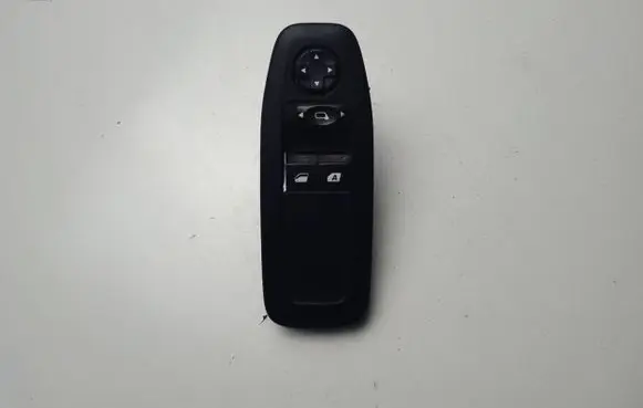 Peugeot 208 Electric window control switch 96751120ZD