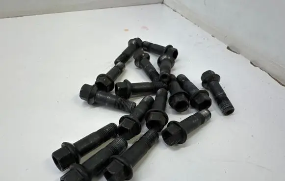 Mercedes-Benz GLC C254 Nuts/bolts 