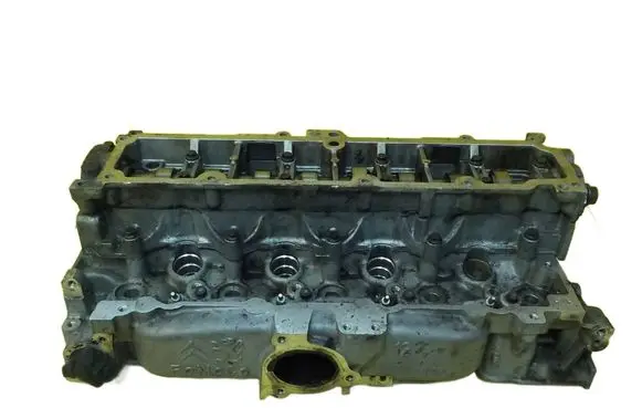 Peugeot 2008 I Engine head 9694504780