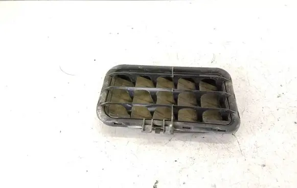 Audi A8 S8 D3 4E Quarter panel pressure vent 4E0819181A