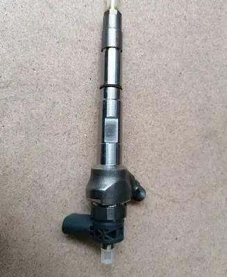 Audi A4 S4 B9 8W Fuel injector 0445110703