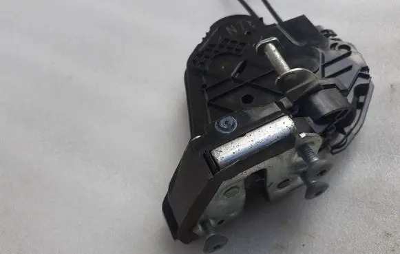 Toyota Corolla E160 E170 Rear door lock 6905002350 6973002200