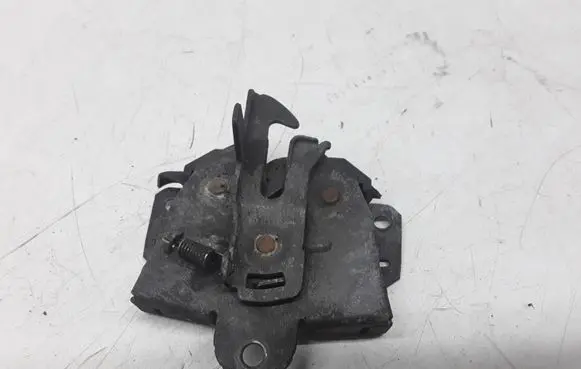 Mitsubishi Grandis Engine bonnet/hood lock/catch