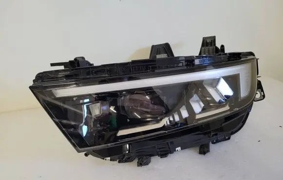 Opel Astra L Headlight/headlamp 9855316580