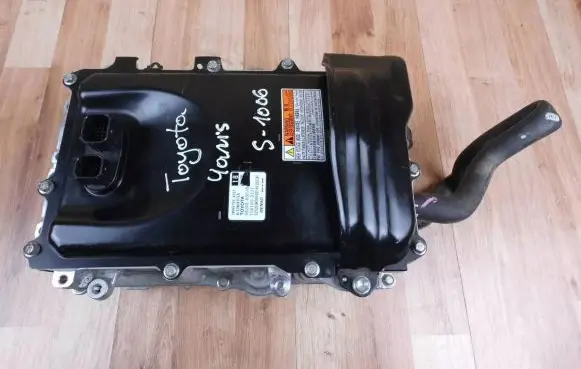 Toyota Yaris XP210 Voltage converter inverter G9200K0010