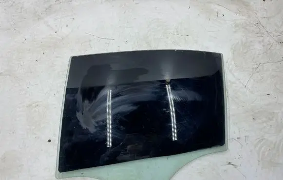 BMW 3 E90 E91 Front door window glass four-door 43R001582