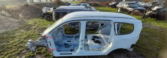 Dacia Lodgy Front quarter panel 