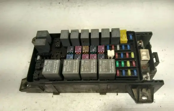 KIA Sorento Fuse module 911603e040 10040412003 BE0400404220209
