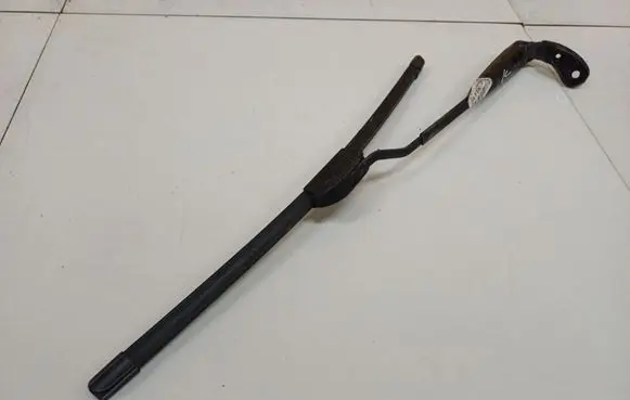 Mini One - Cooper R50 - 53 Front wiper blade arm