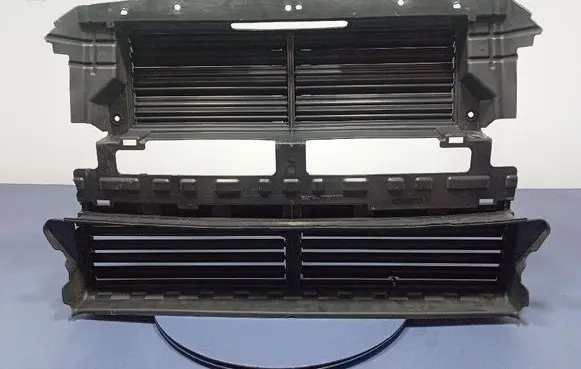 Ford Mondeo MK I Intercooler air guide/duct channel DS738475CL