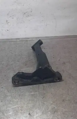 Toyota Corolla Verso AR10 Engine mounting bracket 3311805010