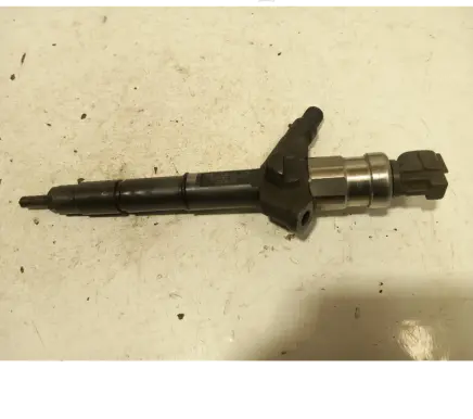Nissan Primera Fuel injector 16600AU600