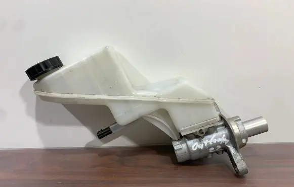 Mitsubishi Outlander IV Master brake cylinder 856405
