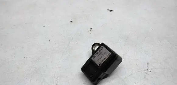 Audi A6 S6 C4 4A Air pressure sensor 046130385A