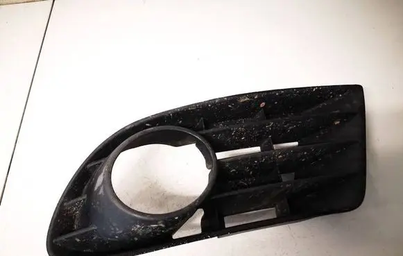 Volkswagen Golf Plus Front bumper lower grill 5M0853666