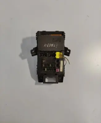 Toyota Avensis T220 Fuse box set 8264105011 05810530