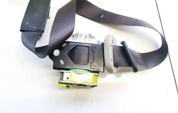 Toyota Urban Cruiser (XP110) Front seatbelt 1033184 b9128