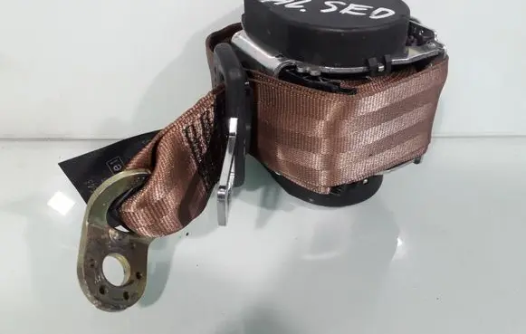 Rear seatbelt