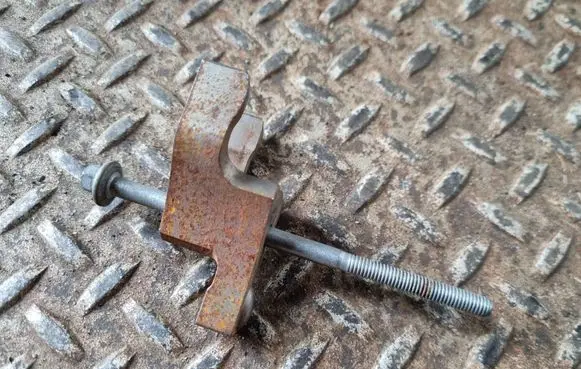 Jaguar XE Fuel Injector clamp holder