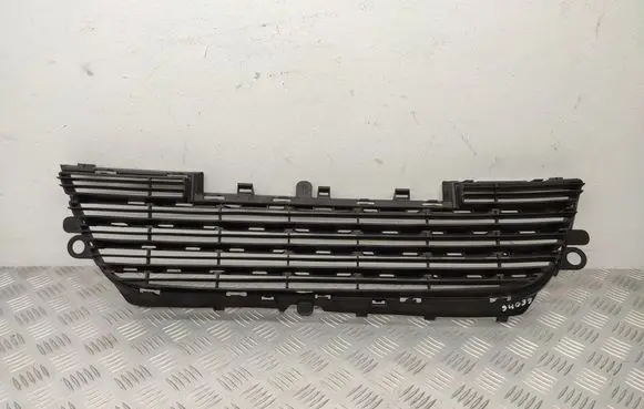 Peugeot 2008 I Front bumper lower grill 9678059477