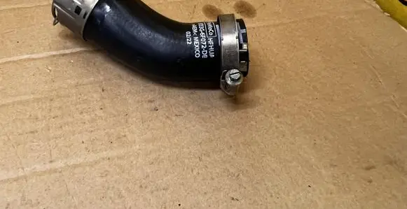 Ford Bronco Intercooler hose/pipe MB3G6F072DB