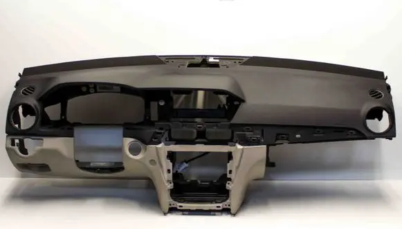 Mercedes-Benz C W204 Dashboard 2046805787 2058608701