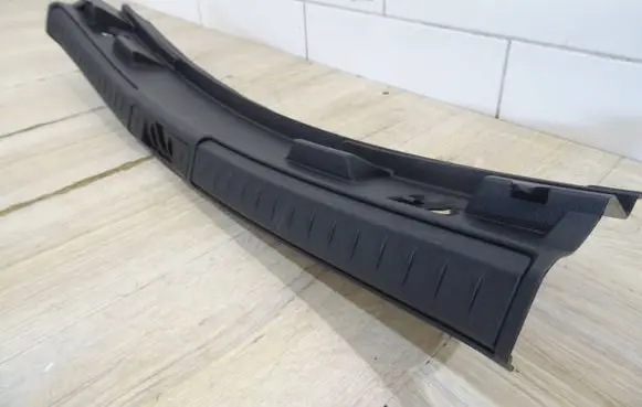 Toyota Auris E180 Rear arch trim 6471602140