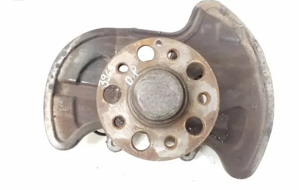 Mercedes-Benz E C207 W207 Front wheel hub A2043320201