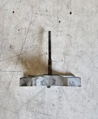 Audi A4 S4 B8 8K Fuel Injector clamp holder