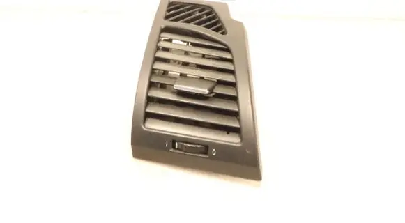 BMW 1 E81 E87 Dashboard side air vent grill/cover trim