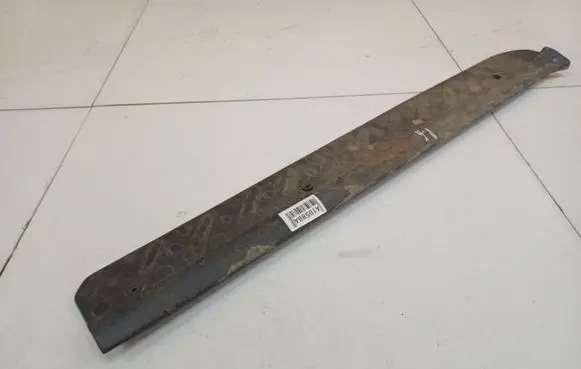 Nissan Terrano Front sill trim cover 769520F000