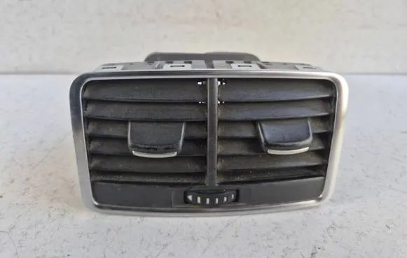Audi A6 S6 C6 4F Rear air vent grill 4F0819203B