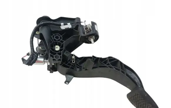 Toyota Yaris Clutch pedal 221116